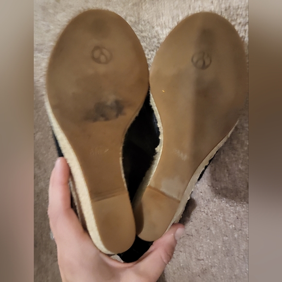 Beautiful leather platform - Picture 3 of 4